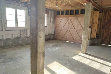 Photo of property in 20 Victoria Road, New Plymouth, 4310