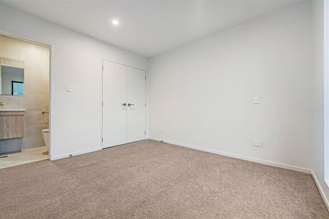 Photo of property in 6/107 Hobsonville Road, West Harbour, Auckland, 0618