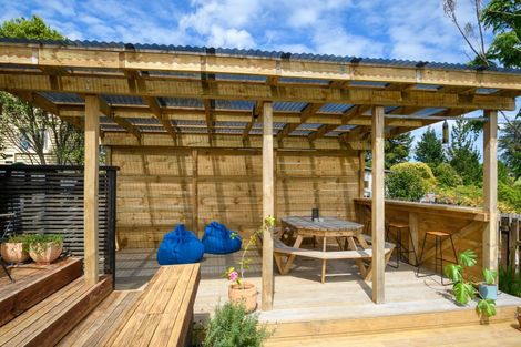 Photo of property in 633 Swanson Road, Swanson, Auckland, 0612