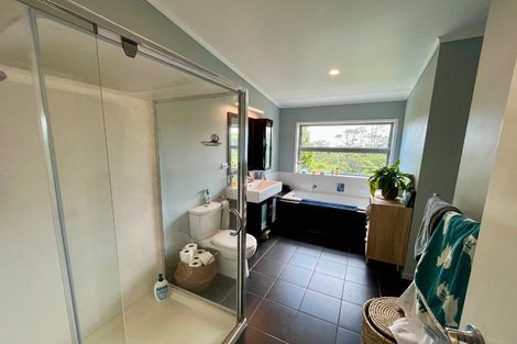 Photo of property in 32 Jonkers Road, Waitakere, Henderson, 0782