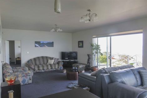 Photo of property in 86 Marine Parade, Bluff, 9814