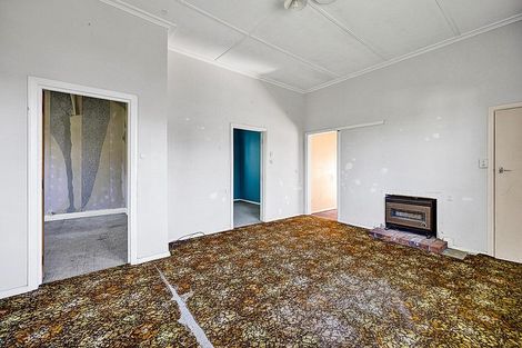 Photo of property in 35 Gladstone Street, Hawera, 4610