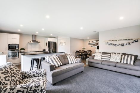 Photo of property in 10 Pyne Crescent, Pokeno, 2402