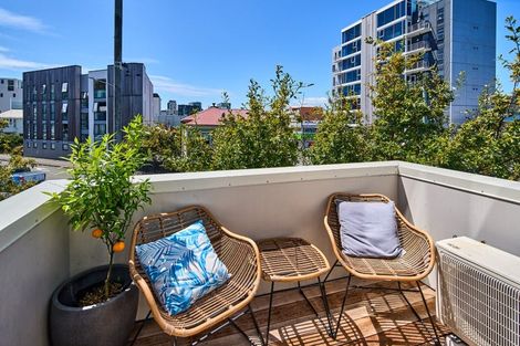 Photo of property in 35 Karo Drive, Te Aro, Wellington, 6011