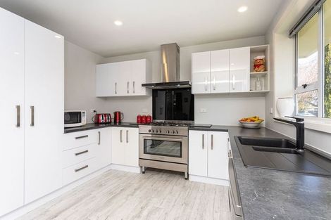 Photo of property in 118 Grimseys Road, Redwood, Christchurch, 8051