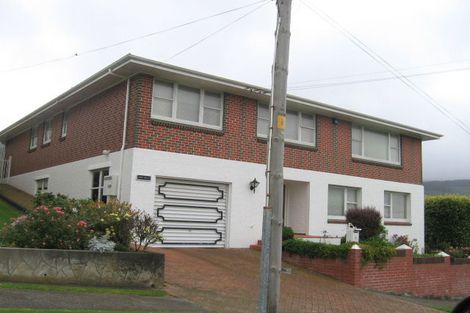 Photo of property in 6 Saint Edmund Crescent, Tawa, Wellington, 5028