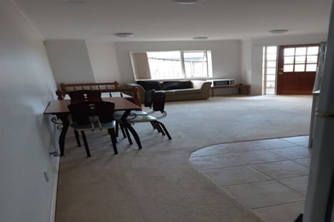 Photo of property in 34 Mulgan Way, Browns Bay, Auckland, 0630