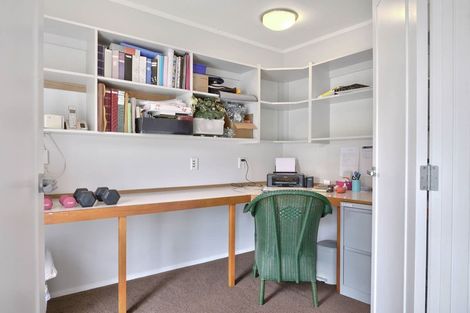 Photo of property in 15 Falstaff Place, Half Moon Bay, Auckland, 2012