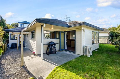 Photo of property in 18a Bowes Crescent, Strathmore Park, Wellington, 6022