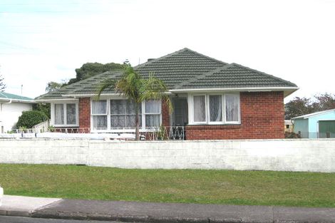 Photo of property in 10 Vera Road, Te Atatu South, Auckland, 0610