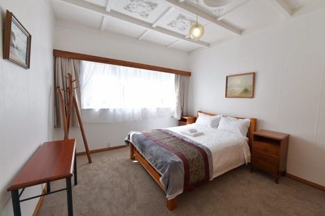 Photo of property in 492 Blockhouse Bay Road, Blockhouse Bay, Auckland, 0600