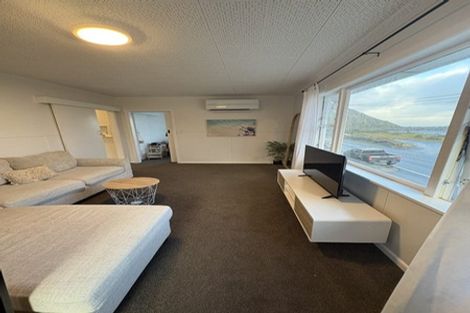 Photo of property in 34 Moa Point Road, Moa Point, Wellington, 6022