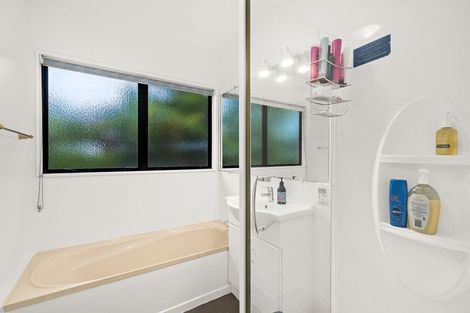 Photo of property in 24 Kenneth Hopper Place, Manly, Whangaparaoa, 0930