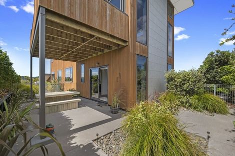 Photo of property in 16a Links Drive, Waiwhakaiho, New Plymouth, 4312