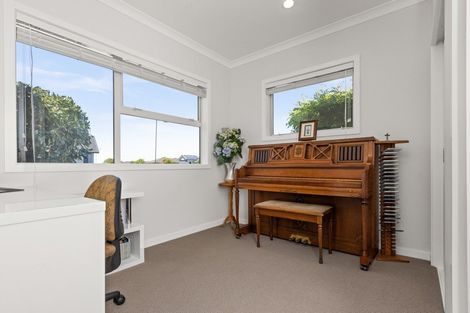 Photo of property in 11 Aoraki Road, Poraiti, Napier, 4112