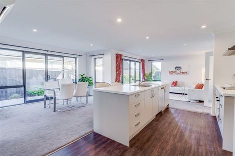 Photo of property in 7 Taggart Place, Sockburn, Christchurch, 8042