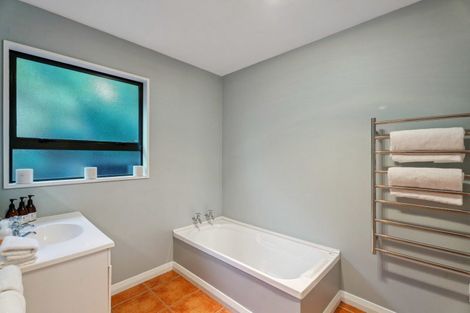 Photo of property in 5 Trevathan Lane, Wanaka, 9305