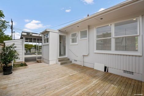 Photo of property in 1/11 Tonkin Drive, Sunnynook, Auckland, 0620