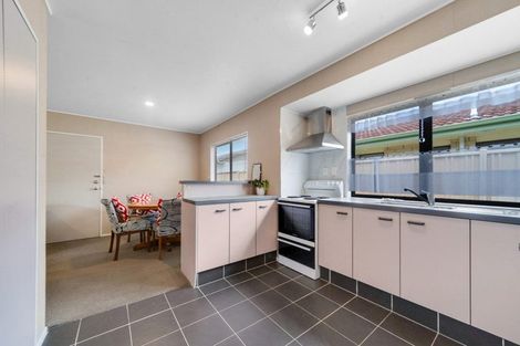 Photo of property in 2/66 Willis Road, Papakura, 2110