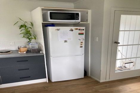 Photo of property in 2/3a Huapai Street, Onehunga, Auckland, 1061