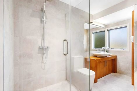 Photo of property in 5k The Esplanade, Eastern Beach, Auckland, 2012