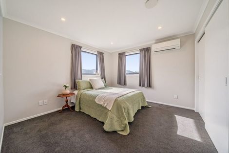 Photo of property in 52 Mawai Hakona Drive, Wallaceville, Upper Hutt, 5018