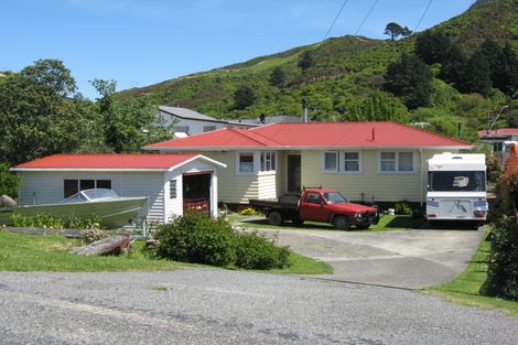 Photo of property in 59 Durham Street, Picton, 7220