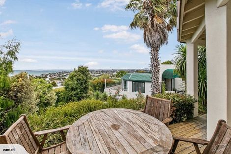 Photo of property in 3/1a Castor Bay Road, Castor Bay, Auckland, 0620