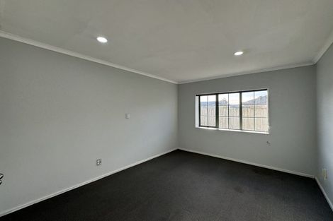 Photo of property in 17 Gray Avenue, Mangere East, Auckland, 2024