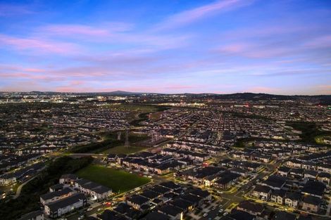 Photo of property in 54 Tir Conaill Avenue, Flat Bush, Auckland, 2019