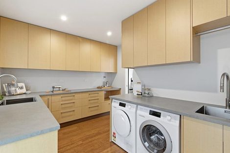 Photo of property in 1 Ara Haewai, Houghton Bay, Wellington, 6023