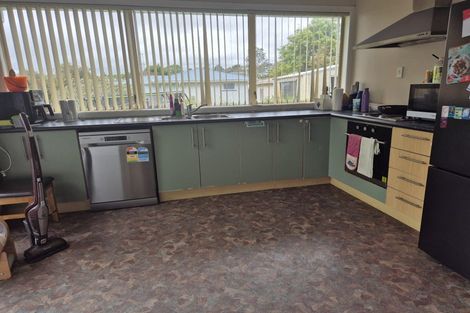 Photo of property in 21 Maui Pomare Street, Blockhouse Bay, Auckland, 0600