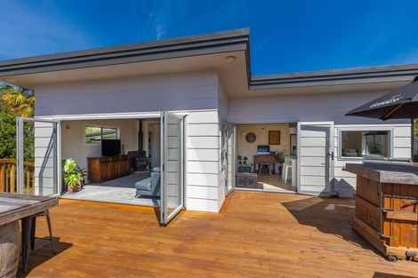 Photo of property in 11 Ranui Street, Waikawa, Picton, 7220