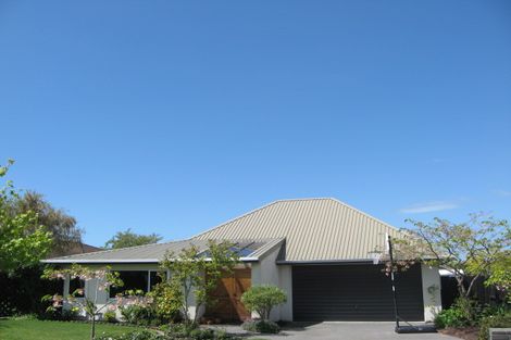 Photo of property in 17 Cherrywood Place, Redwood, Christchurch, 8051