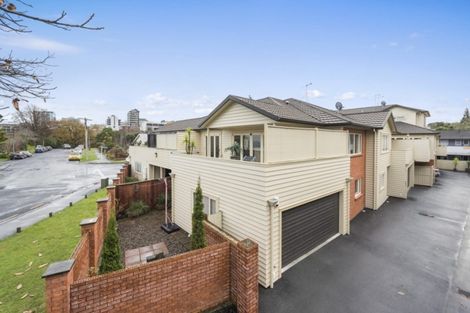 Photo of property in 2j Riro Street, Hamilton East, Hamilton, 3216