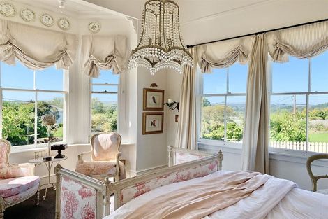 Photo of property in 22 Domain Road, Waipawa, 4210