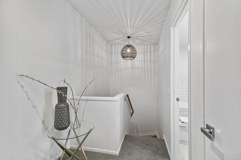 Photo of property in 14c Ropata Avenue, Point England, Auckland, 1072