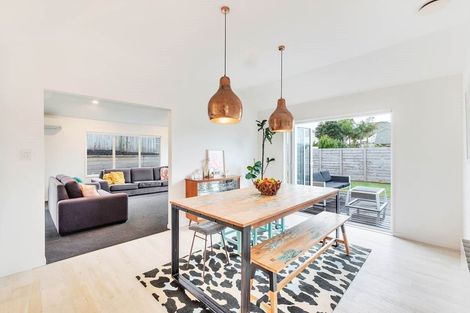 Photo of property in 35 Caversham Drive, Torbay, Auckland, 0630