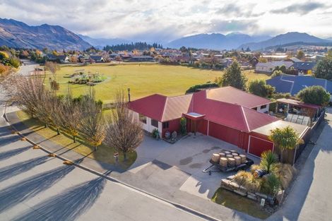 Photo of property in 15 Allenby Place, Wanaka, 9305