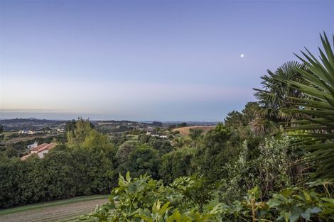 Photo of property in 565 Redoubt Road, Flat Bush, Auckland, 2019