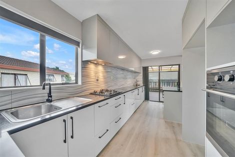 Photo of property in 2/24 Norrie Smith Avenue, Flat Bush, Auckland, 2023