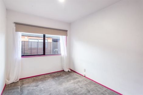 Photo of property in 3 Zeralto Lane, Mount Roskill, Auckland, 1041