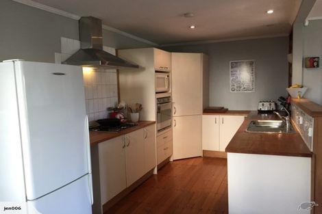 Photo of property in 5 Taratoa Street, Point England, Auckland, 1072