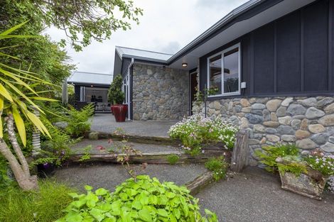 Photo of property in 8 River Glade, Waikanae, 5036