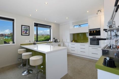 Photo of property in 14 Vantage Place, Omokoroa, 3114