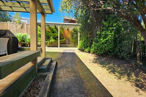 Photo of property in 38a Sunnynook Road, Sunnynook, Auckland, 0620