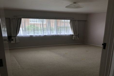 Photo of property in 1/13 Brouder Place, Hillpark, Auckland, 2102