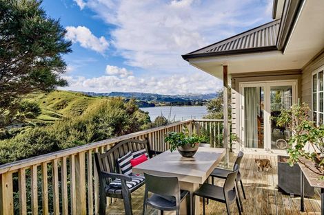 Photo of property in 21 Pendennis Point, Camborne, Porirua, 5026