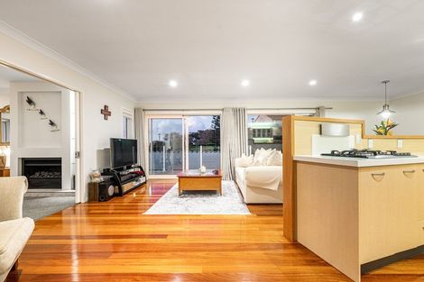 Photo of property in 7 Star Place, Cockle Bay, Auckland, 2014