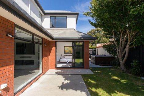 Photo of property in 21 Bryndwr Road, Fendalton, Christchurch, 8052